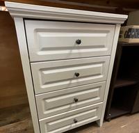 ニトリチェスト