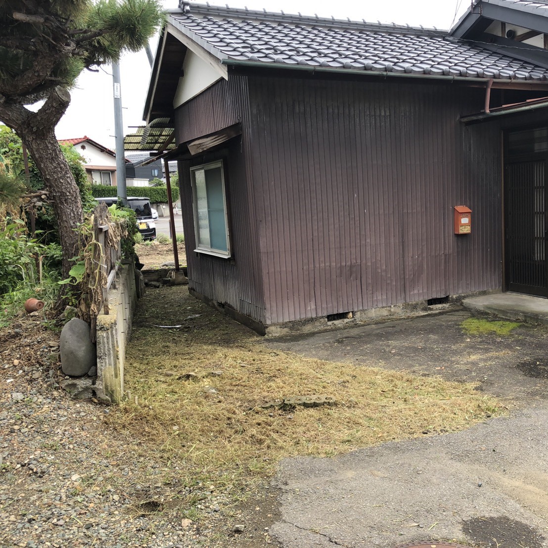 空き家草刈り後